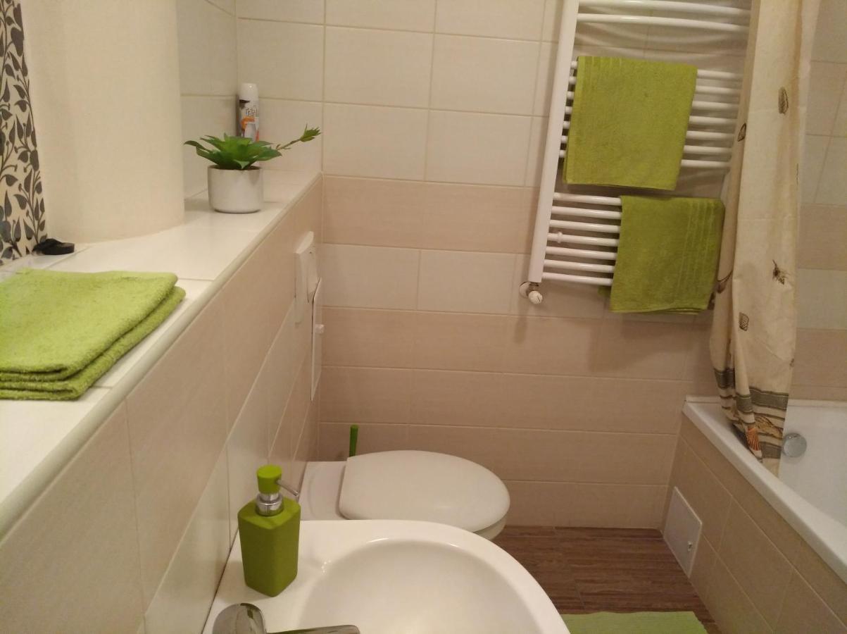 Aqua Apartmanok Pecs Bagian luar foto