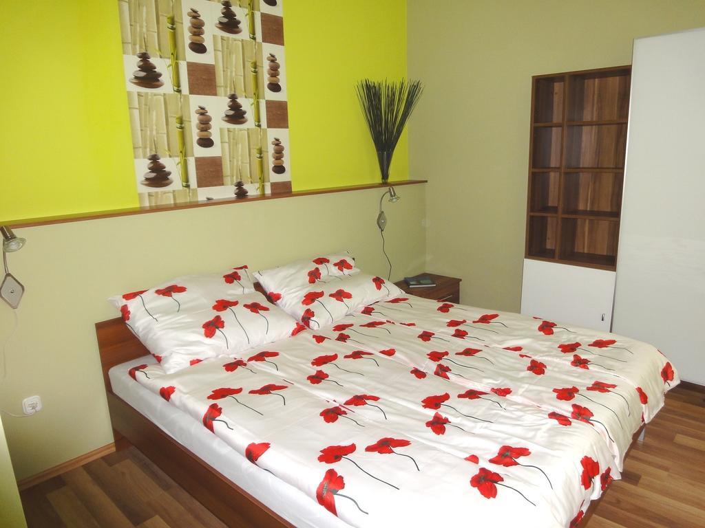 Aqua Apartmanok Pecs Bagian luar foto