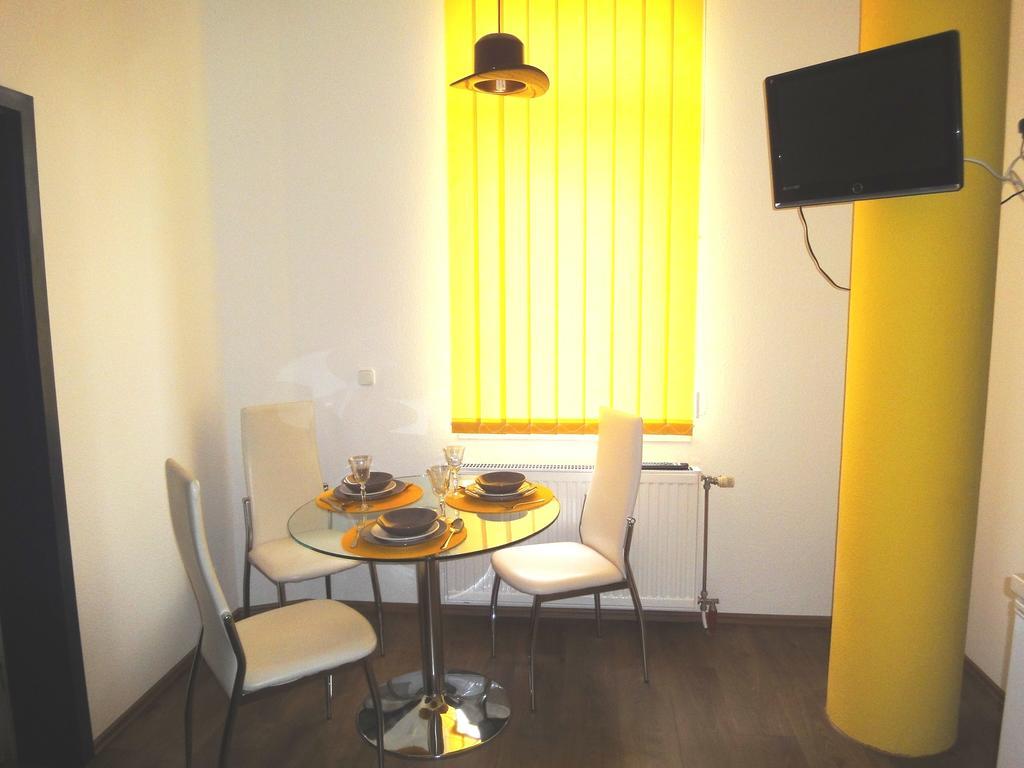 Aqua Apartmanok Pecs Ruang foto