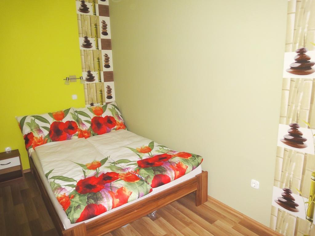 Aqua Apartmanok Pecs Ruang foto