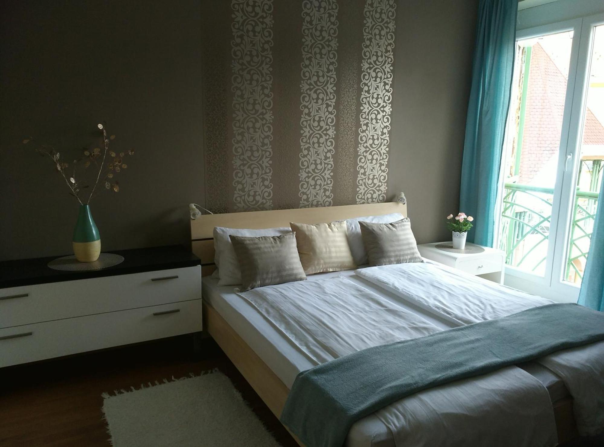 Aqua Apartmanok Pecs Bagian luar foto